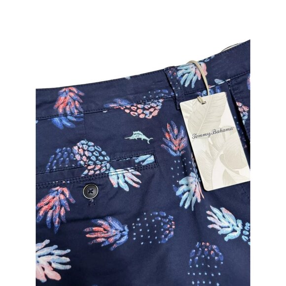 Tommy Bahama Men's 36 Aleutian Nights Alotta Colada 8 inch Boracay Chino Shorts - Picture 5 of 8